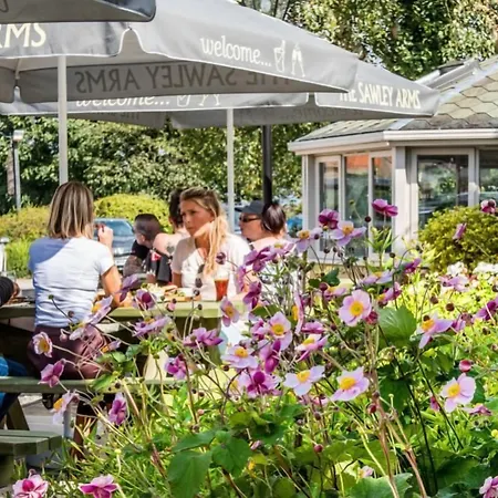 فندق The Sawley Arms 4*